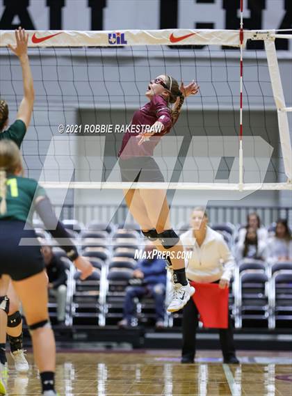 Thumbnail 3 in Blum vs. Fayetteville (UIL Volleyball 1A Finals) photogallery.