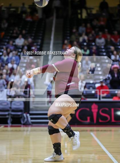 Thumbnail 1 in Blum vs. Fayetteville (UIL Volleyball 1A Finals) photogallery.