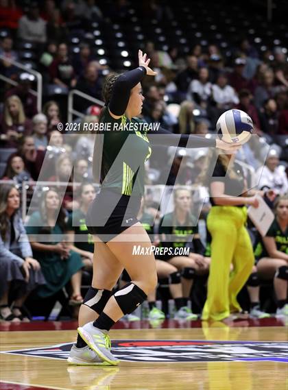 Thumbnail 3 in Blum vs. Fayetteville (UIL Volleyball 1A Finals) photogallery.