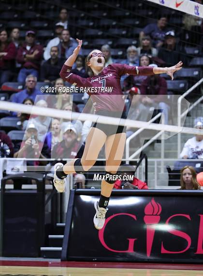 Thumbnail 1 in Blum vs. Fayetteville (UIL Volleyball 1A Finals) photogallery.