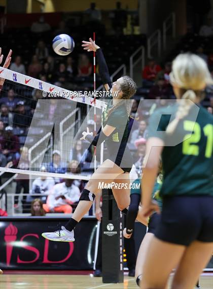 Thumbnail 3 in Blum vs. Fayetteville (UIL Volleyball 1A Finals) photogallery.