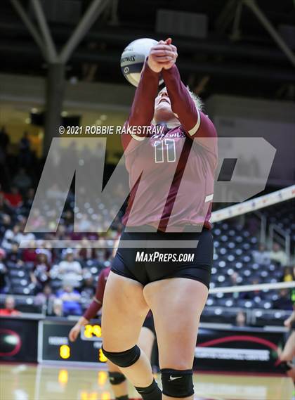 Thumbnail 3 in Blum vs. Fayetteville (UIL Volleyball 1A Finals) photogallery.