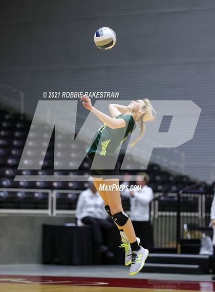 Thumbnail 3 in Blum vs. Fayetteville (UIL Volleyball 1A Finals) photogallery.