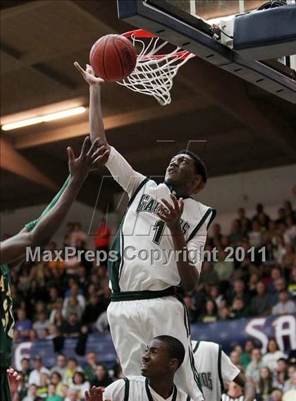 Thumbnail 1 in El Cerrito vs. San Marin (CIF NCS D3 Final) photogallery.