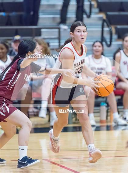 Thumbnail 1 in JV Girls Basketball Torrance vs Palos Verdes photogallery.