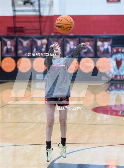 Thumbnail 2 in JV Girls Basketball Torrance vs Palos Verdes photogallery.
