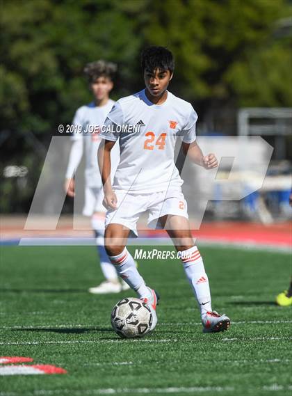 Thumbnail 3 in  Lee [Robert E.] vs United (Austin Lakes Elite Showcase) photogallery.