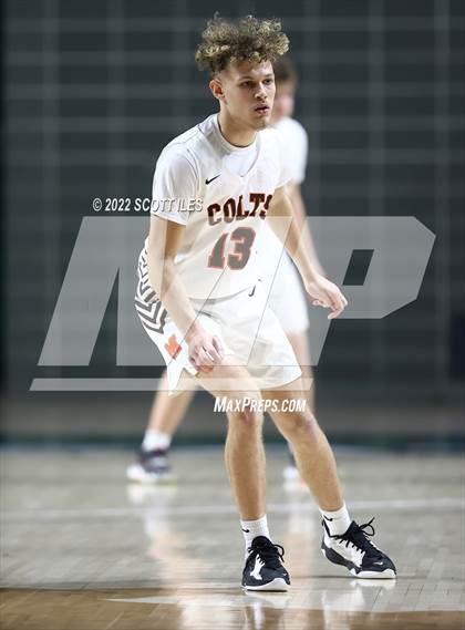 Thumbnail 2 in Heath vs. Meadowbrook (OHSAA D2 Regional Semifinal) photogallery.