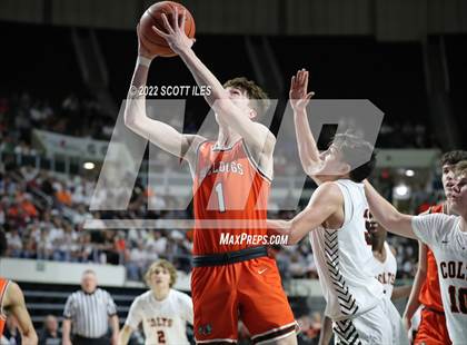 Thumbnail 1 in Heath vs. Meadowbrook (OHSAA D2 Regional Semifinal) photogallery.