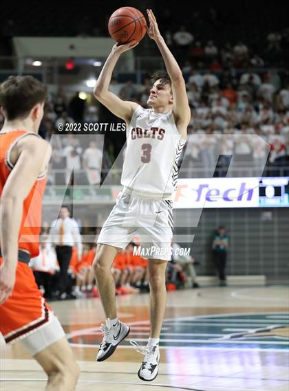 Thumbnail 3 in Heath vs. Meadowbrook (OHSAA D2 Regional Semifinal) photogallery.