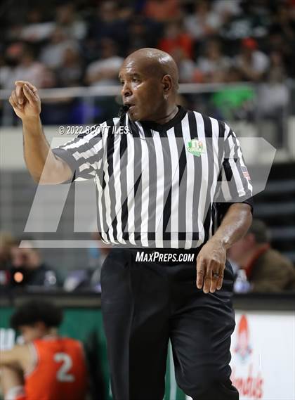 Thumbnail 3 in Heath vs. Meadowbrook (OHSAA D2 Regional Semifinal) photogallery.