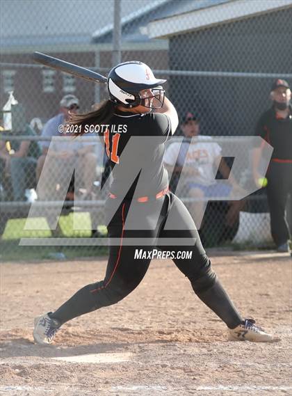 Thumbnail 3 in Johnstown-Monroe vs Amanda-Clearcreek (OHSAA D3 District Final) photogallery.