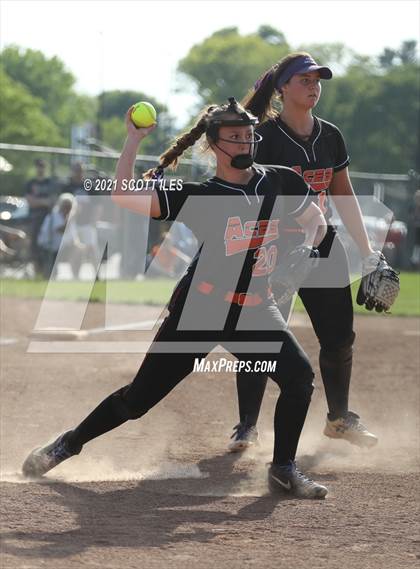 Thumbnail 2 in Johnstown-Monroe vs Amanda-Clearcreek (OHSAA D3 District Final) photogallery.
