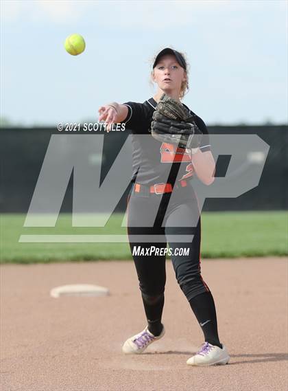 Thumbnail 1 in Johnstown-Monroe vs Amanda-Clearcreek (OHSAA D3 District Final) photogallery.