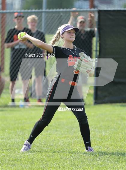 Thumbnail 2 in Johnstown-Monroe vs Amanda-Clearcreek (OHSAA D3 District Final) photogallery.