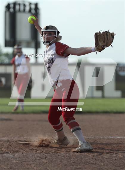 Thumbnail 3 in Johnstown-Monroe vs Amanda-Clearcreek (OHSAA D3 District Final) photogallery.