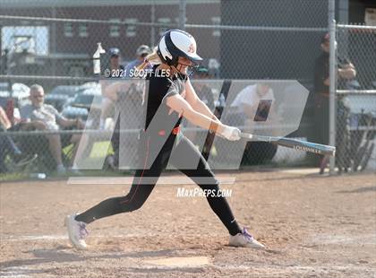 Thumbnail 2 in Johnstown-Monroe vs Amanda-Clearcreek (OHSAA D3 District Final) photogallery.