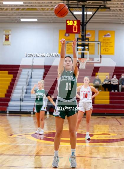 Thumbnail 2 in Patriot vs. Falls Church (Cougar Holiday Classic) photogallery.