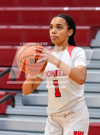 Thumbnail 3 in Patriot vs. Falls Church (Cougar Holiday Classic) photogallery.