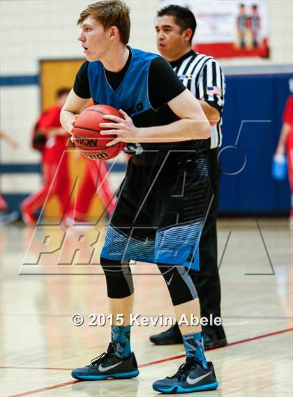 Thumbnail 3 in Higley vs Santiago (Duel in the Desert) photogallery.