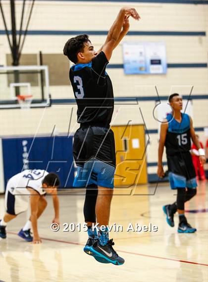 Thumbnail 1 in Higley vs Santiago (Duel in the Desert) photogallery.