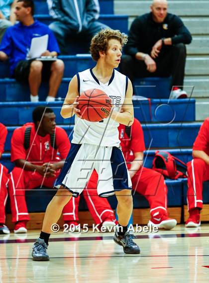 Thumbnail 3 in Higley vs Santiago (Duel in the Desert) photogallery.