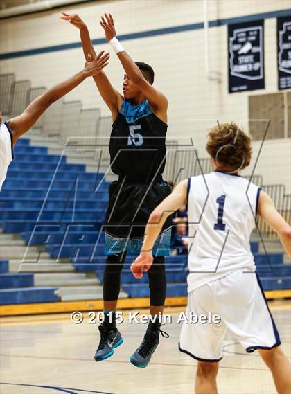 Thumbnail 3 in Higley vs Santiago (Duel in the Desert) photogallery.