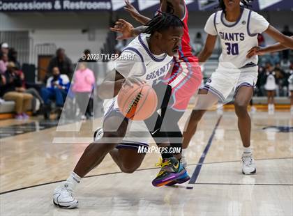 Thumbnail 2 in Fort Wayne Wayne vs. Ben Davis (Sneakers for Santa Shootout) photogallery.