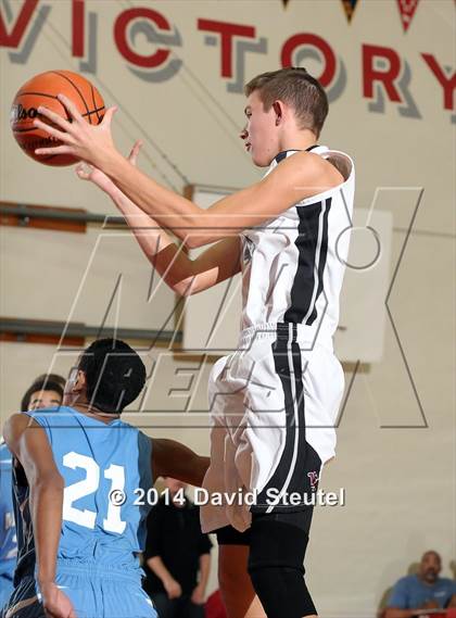 Thumbnail 1 in Mira Loma vs. Valley Christian (Viking Classic) photogallery.