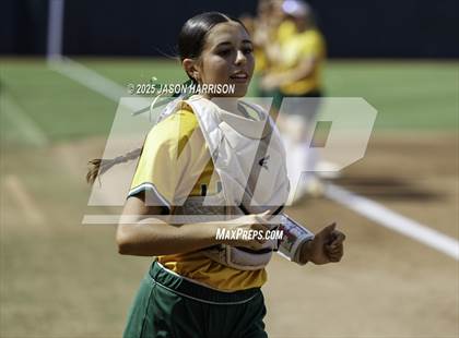 Thumbnail 1 in Coahoma vs. Lexington (UIL Softball 3A D2 Final) photogallery.