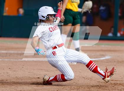 Thumbnail 3 in Coahoma vs. Lexington (UIL Softball 3A D2 Final) photogallery.