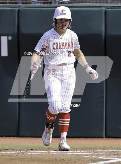 Thumbnail 3 in Coahoma vs. Lexington (UIL Softball 3A D2 Final) photogallery.