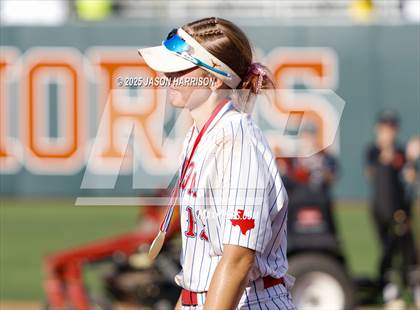 Thumbnail 2 in Coahoma vs. Lexington (UIL Softball 3A D2 Final) photogallery.