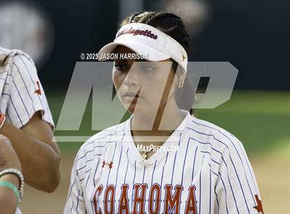 Thumbnail 2 in Coahoma vs. Lexington (UIL Softball 3A D2 Final) photogallery.