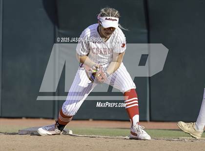 Thumbnail 3 in Coahoma vs. Lexington (UIL Softball 3A D2 Final) photogallery.