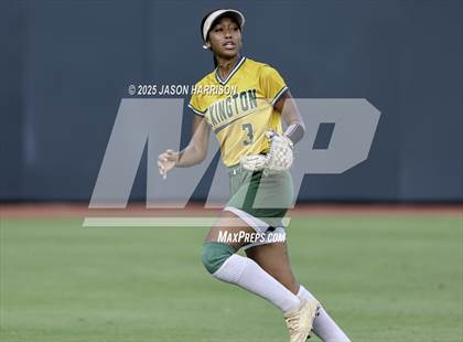 Thumbnail 2 in Coahoma vs. Lexington (UIL Softball 3A D2 Final) photogallery.