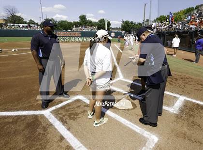 Thumbnail 1 in Coahoma vs. Lexington (UIL Softball 3A D2 Final) photogallery.