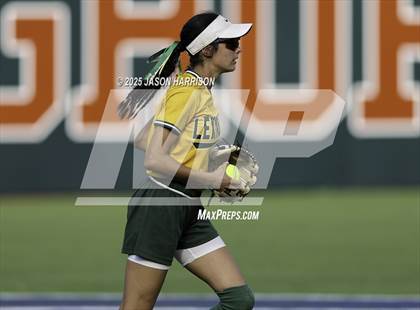 Thumbnail 2 in Coahoma vs. Lexington (UIL Softball 3A D2 Final) photogallery.
