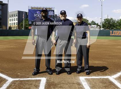 Thumbnail 1 in Coahoma vs. Lexington (UIL Softball 3A D2 Final) photogallery.
