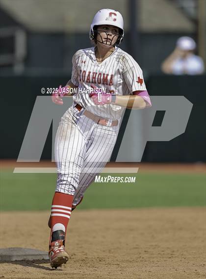 Thumbnail 1 in Coahoma vs. Lexington (UIL Softball 3A D2 Final) photogallery.