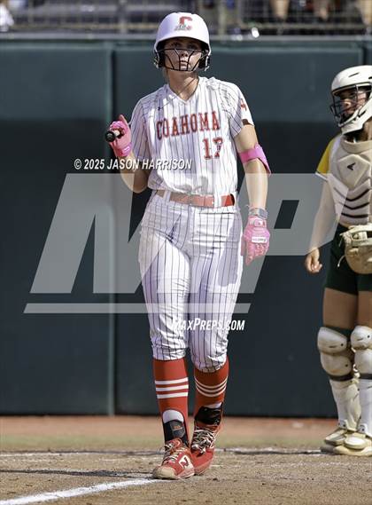 Thumbnail 1 in Coahoma vs. Lexington (UIL Softball 3A D2 Final) photogallery.