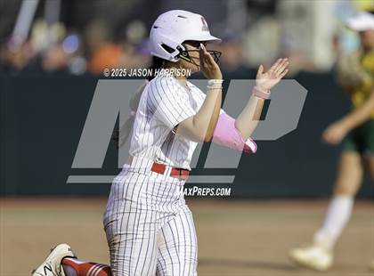 Thumbnail 1 in Coahoma vs. Lexington (UIL Softball 3A D2 Final) photogallery.