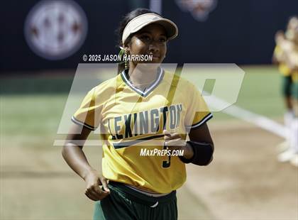 Thumbnail 2 in Coahoma vs. Lexington (UIL Softball 3A D2 Final) photogallery.