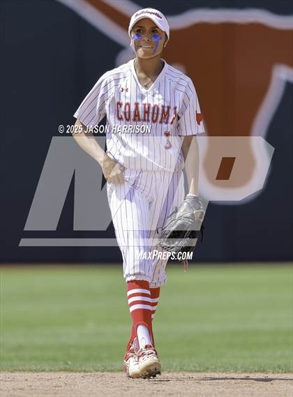 Thumbnail 3 in Coahoma vs. Lexington (UIL Softball 3A D2 Final) photogallery.