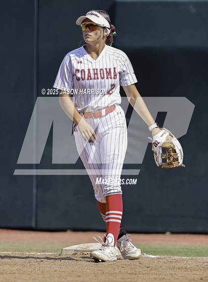 Thumbnail 3 in Coahoma vs. Lexington (UIL Softball 3A D2 Final) photogallery.