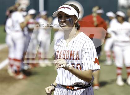 Thumbnail 1 in Coahoma vs. Lexington (UIL Softball 3A D2 Final) photogallery.