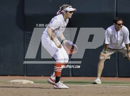 Thumbnail 1 in Coahoma vs. Lexington (UIL Softball 3A D2 Final) photogallery.