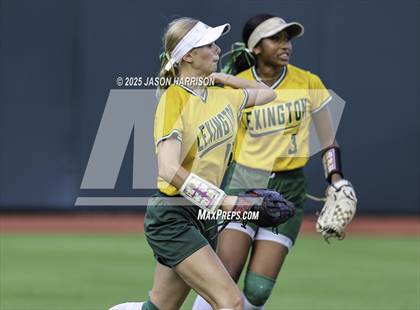 Thumbnail 1 in Coahoma vs. Lexington (UIL Softball 3A D2 Final) photogallery.