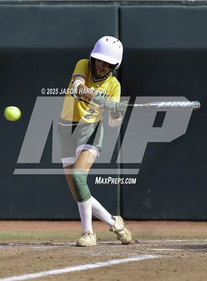 Thumbnail 1 in Coahoma vs. Lexington (UIL Softball 3A D2 Final) photogallery.