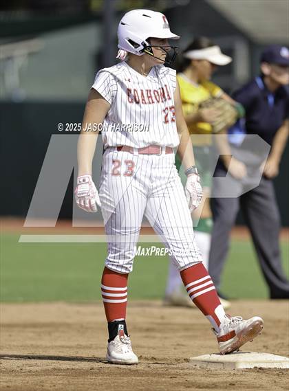 Thumbnail 3 in Coahoma vs. Lexington (UIL Softball 3A D2 Final) photogallery.